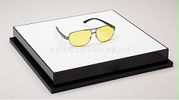 多少面的亚克力展示架展示效果更好呢？