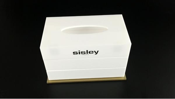 博艺展示的亚克力纸巾盒优势和特点？
