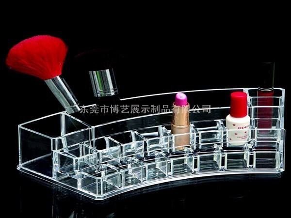 如何设计亚克力化妆品展示柜醒目呢