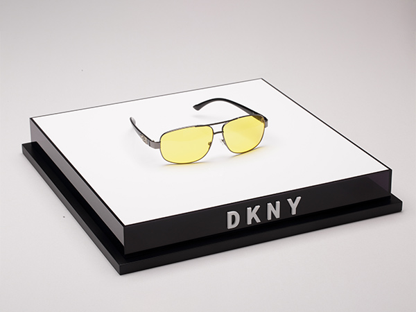DKNY眼镜展架